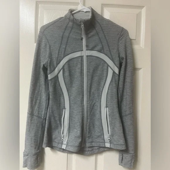 Lululemon define jacket size 6 - Picture 2 of 6